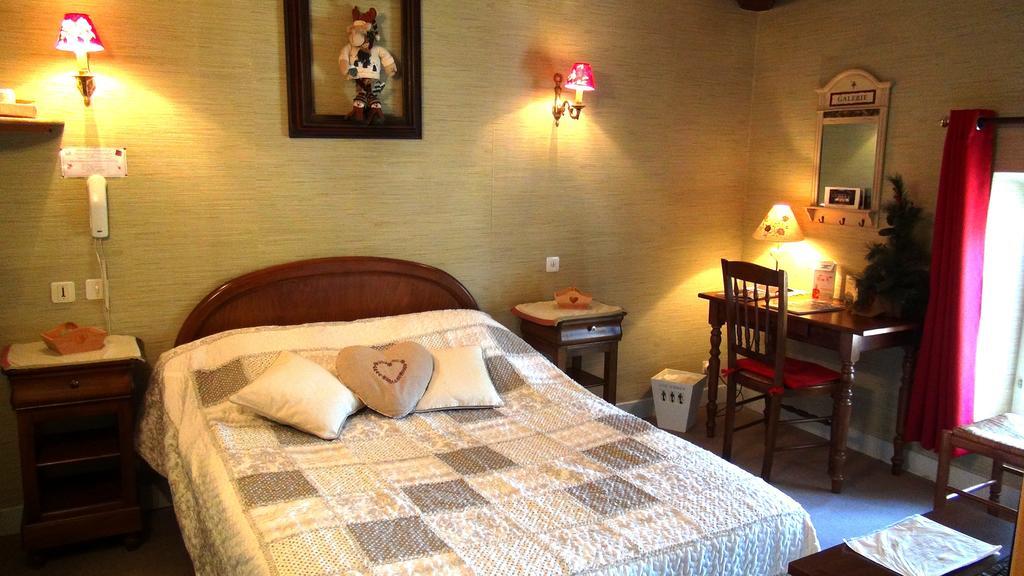 Hotel Le Clos Du Montvinage Étréaupont Habitación foto
